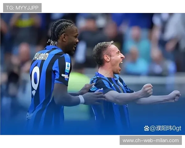国际米兰前场逼抢直接导致对手失误